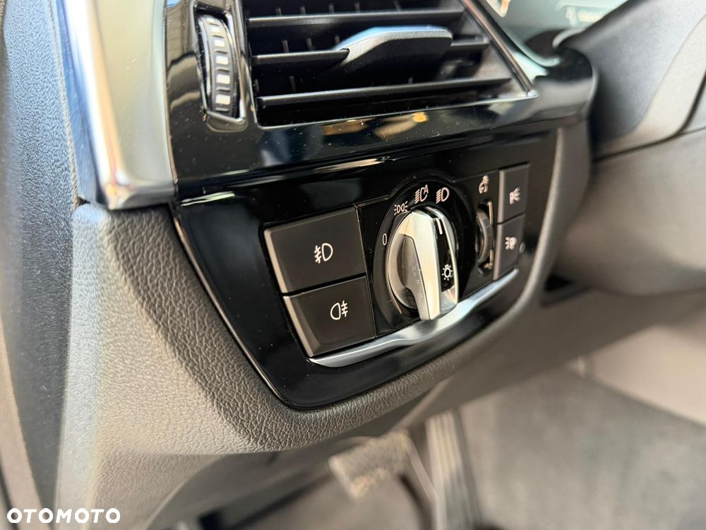 BMW Seria 5 530i Sport Line - 18