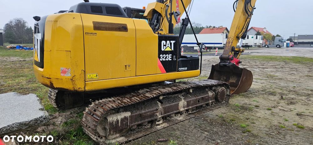 Caterpillar 323E - 8