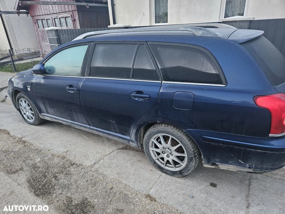 Toyota Avensis 2.0 D-4D - 1