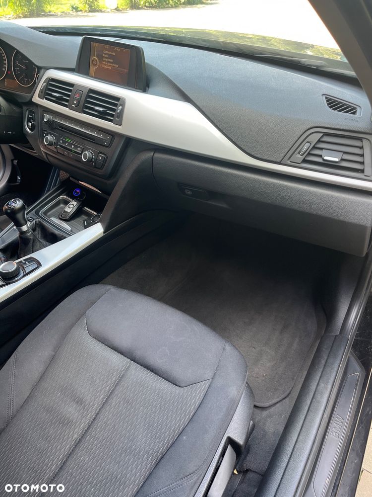 BMW Seria 3 316i - 20