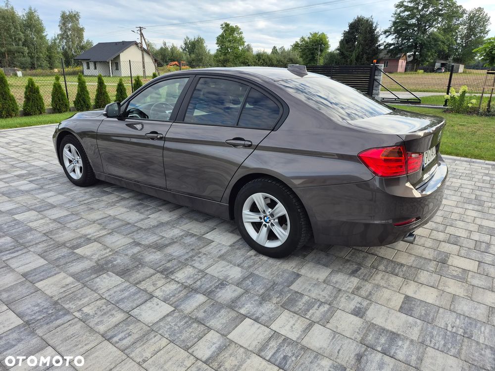 BMW Seria 3 316d - 9