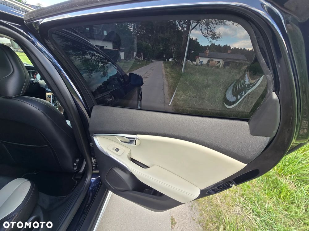Volvo V40 D4 Geartronic Summum - 21