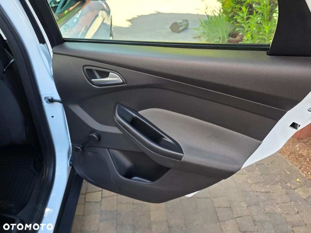 Ford Focus 1.6 TI-VCT Ambiente - 23
