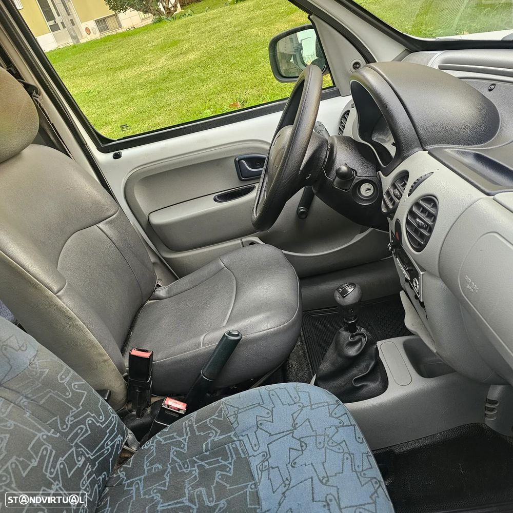 Renault Kangoo ver-1-2-16v-confort - 17