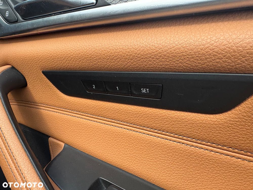 BMW Seria 5 520d M Sport Edition - 15