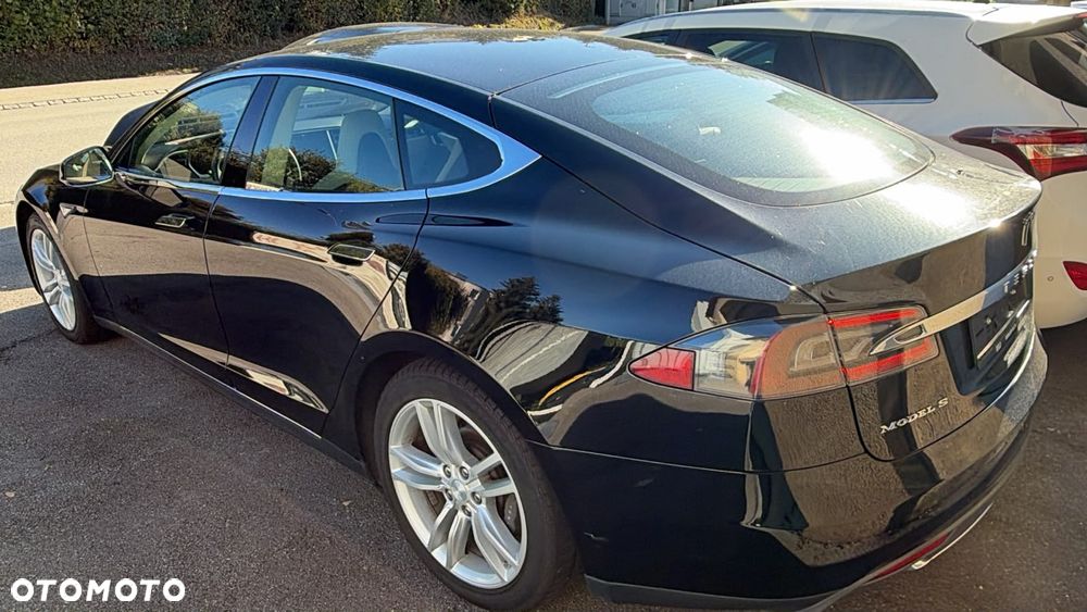 Tesla Model S Standard - 2
