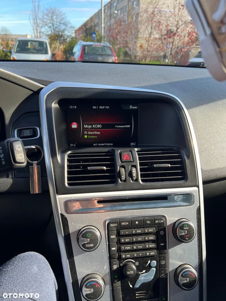 Volvo XC 60 D3 Drive-E Ocean Race - 8