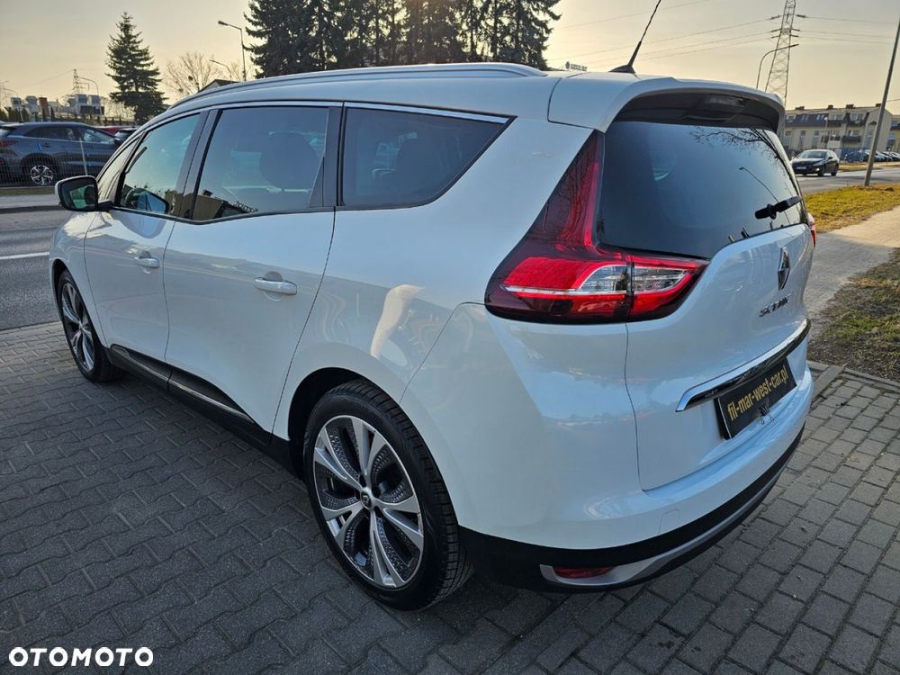 Renault Grand Scenic - 9