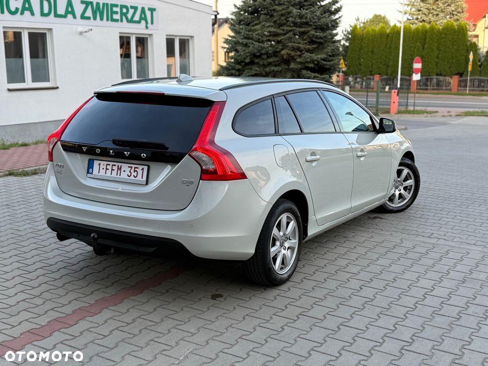 Volvo V60 D3 Momentum - 24