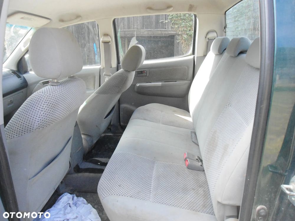 Toyota Hilux 2.5 D-4D DLX - 5