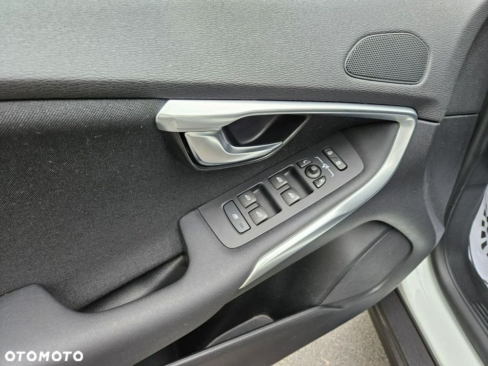 Volvo V40 D2 Drive-E Momentum - 14
