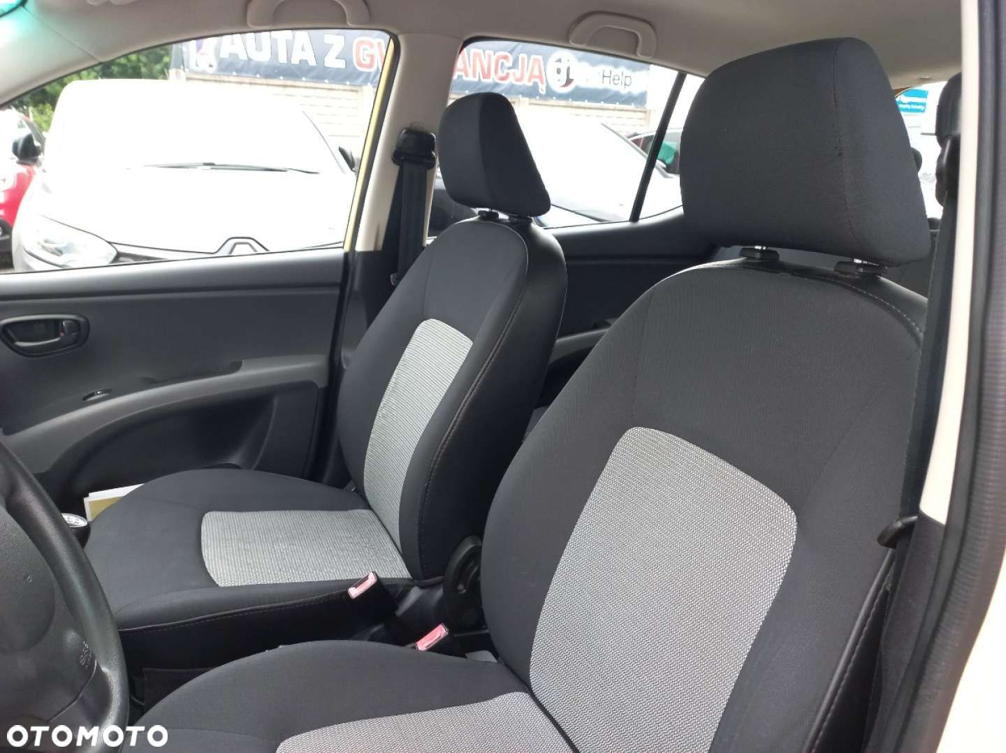 Hyundai i10 - 12