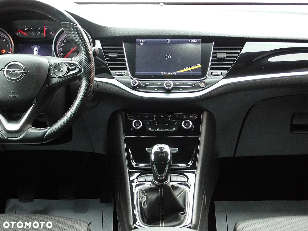 Opel Astra 1.4 Turbo Business - 17