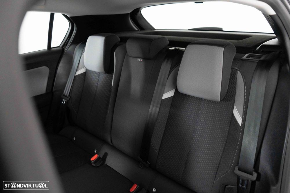 Opel Astra 1.2 T Edition Aut. - 10