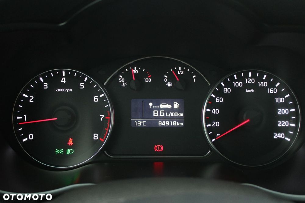 Kia Carens - 31