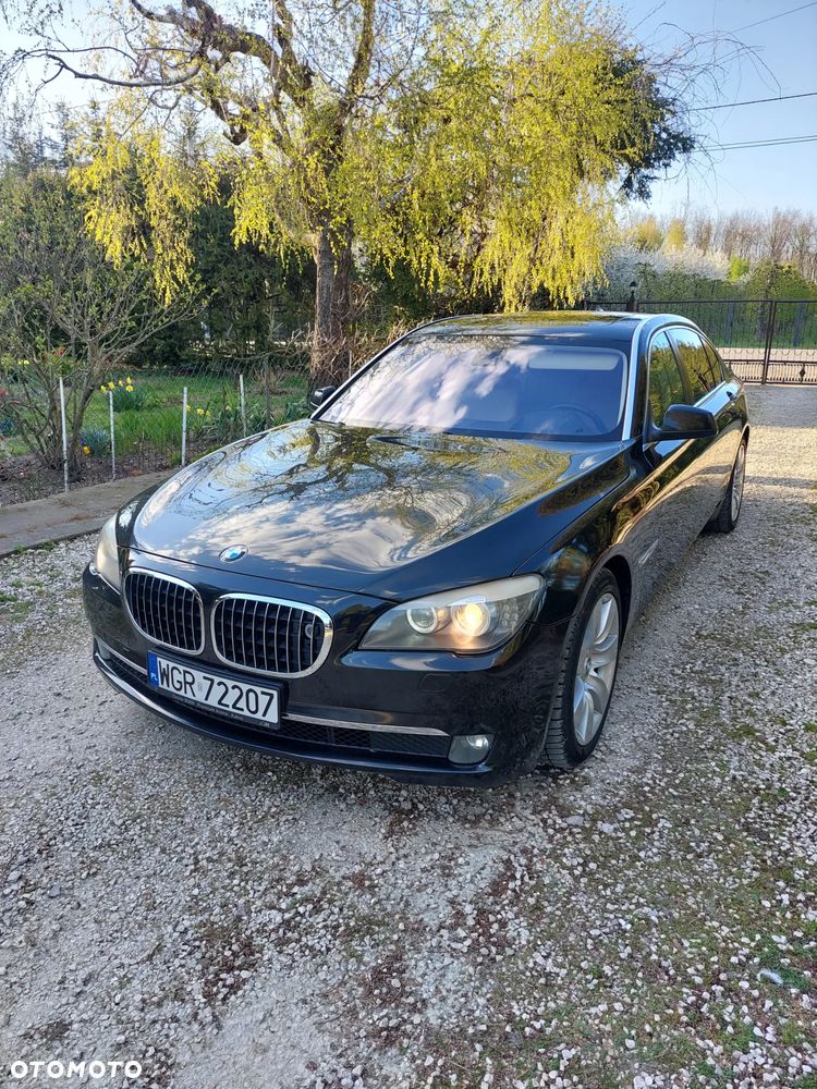 BMW Seria 7 750i L - 3