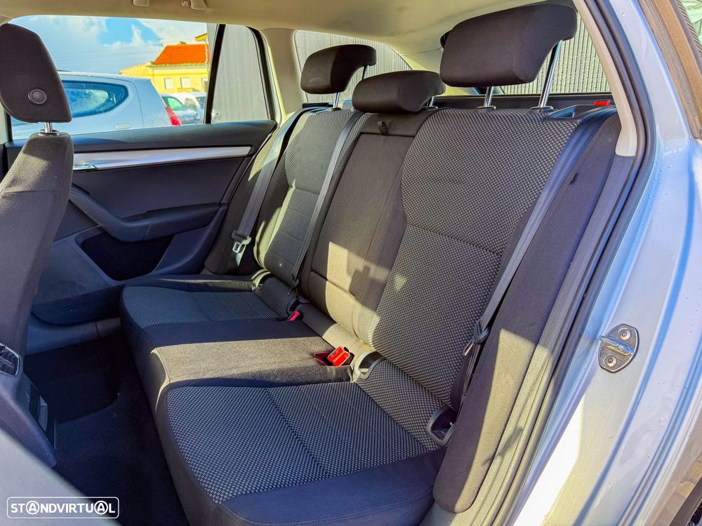 Skoda Octavia Break 1.6 TDi Style DSG - 26