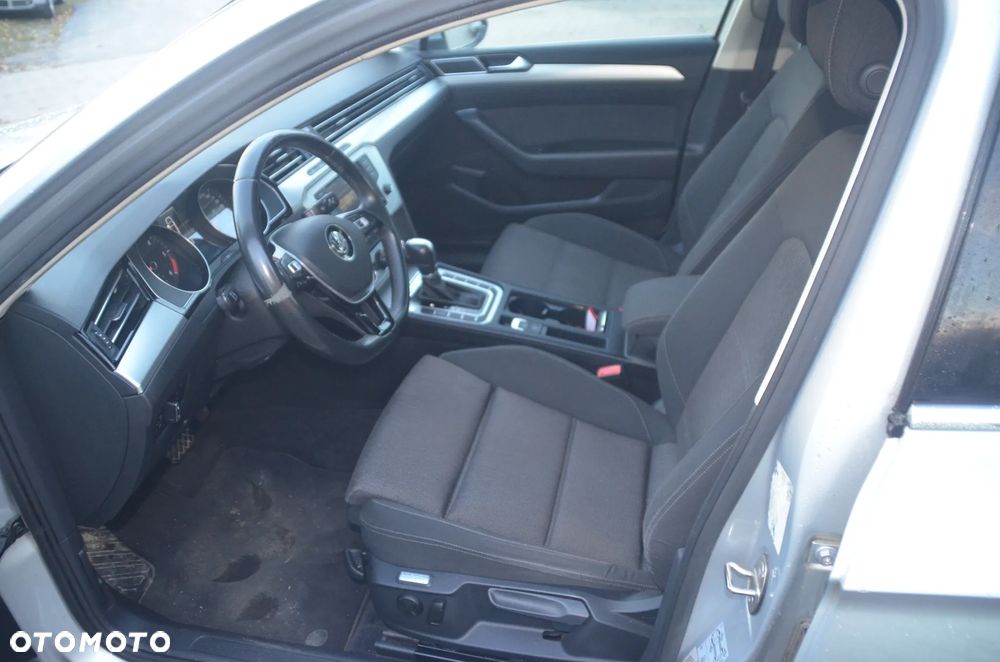 Volkswagen Passat 1.6 TDI SCR DSG Business - 15