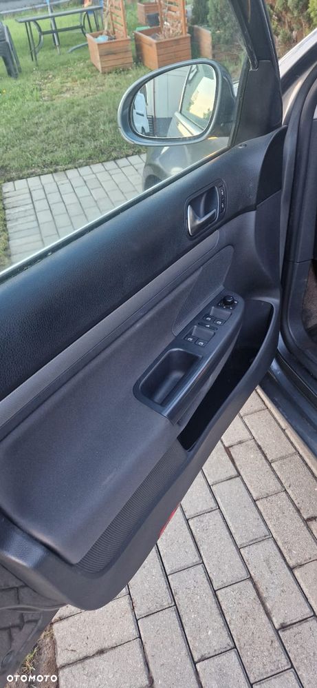 Volkswagen Golf 1.9 TDI Comfortline - 8