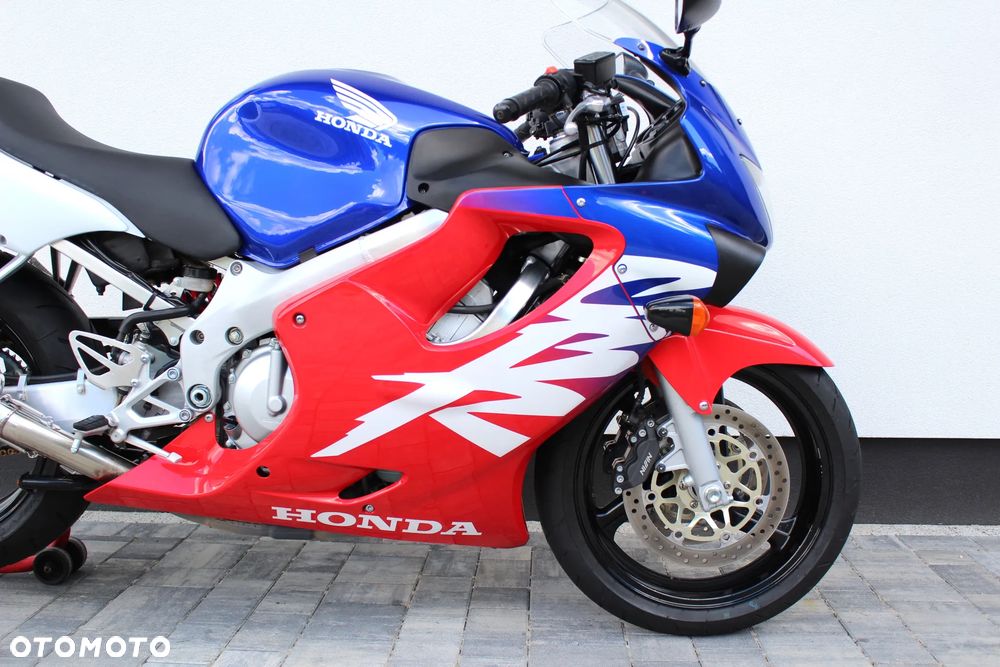 Honda CBR - 11