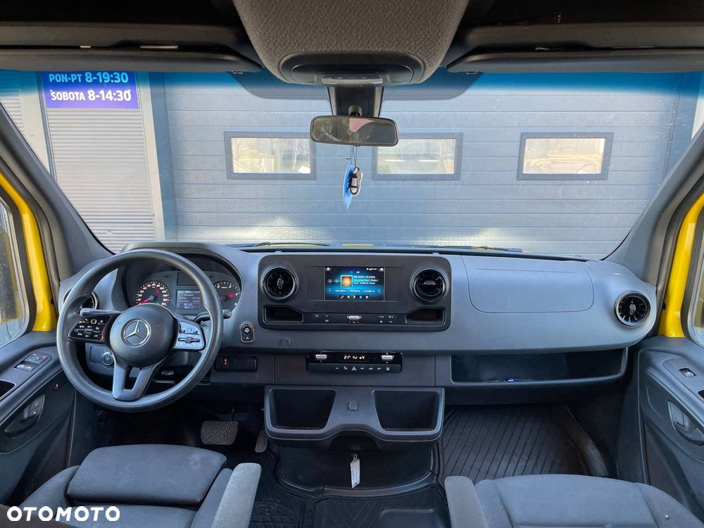 Mercedes-Benz Sprinter - 10