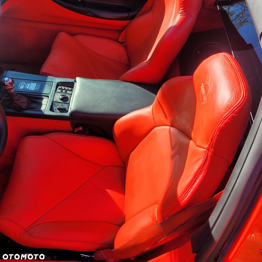 Chevrolet Corvette - 8