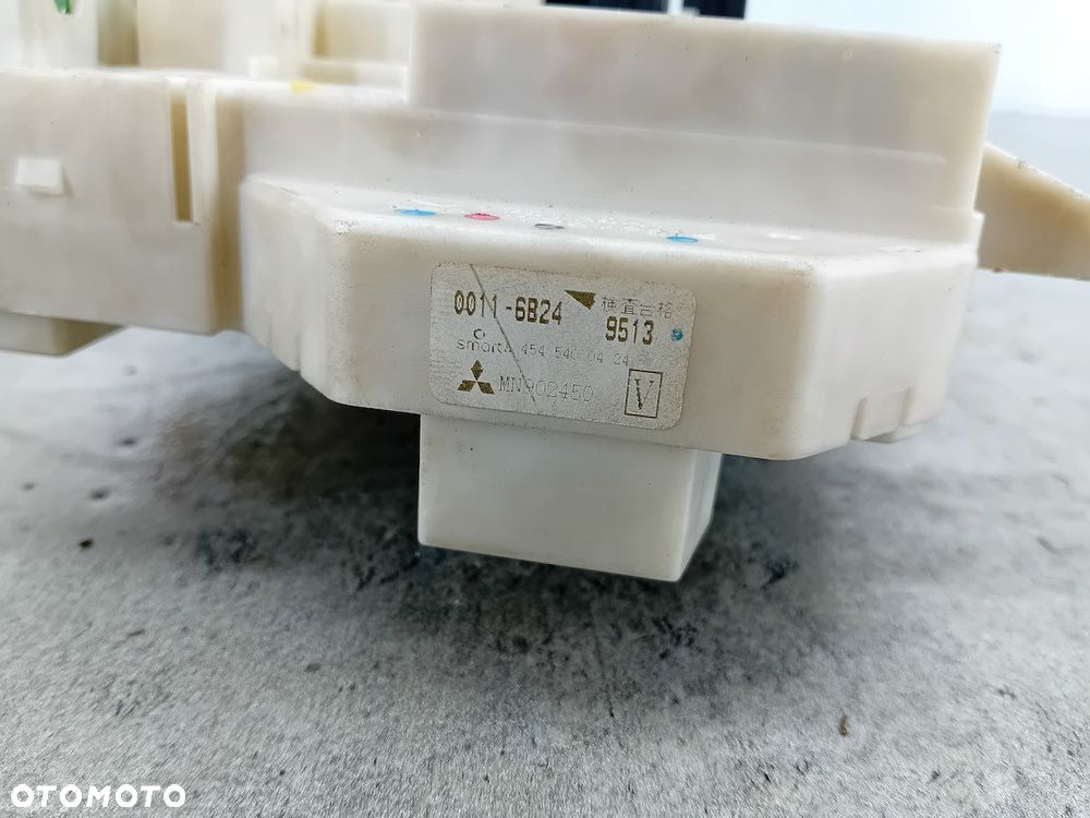 SKRZYNKA BEZPIECZNIKÓW SMART FORFOUR I A4545400424 MN902450 1.5 CDI - 6