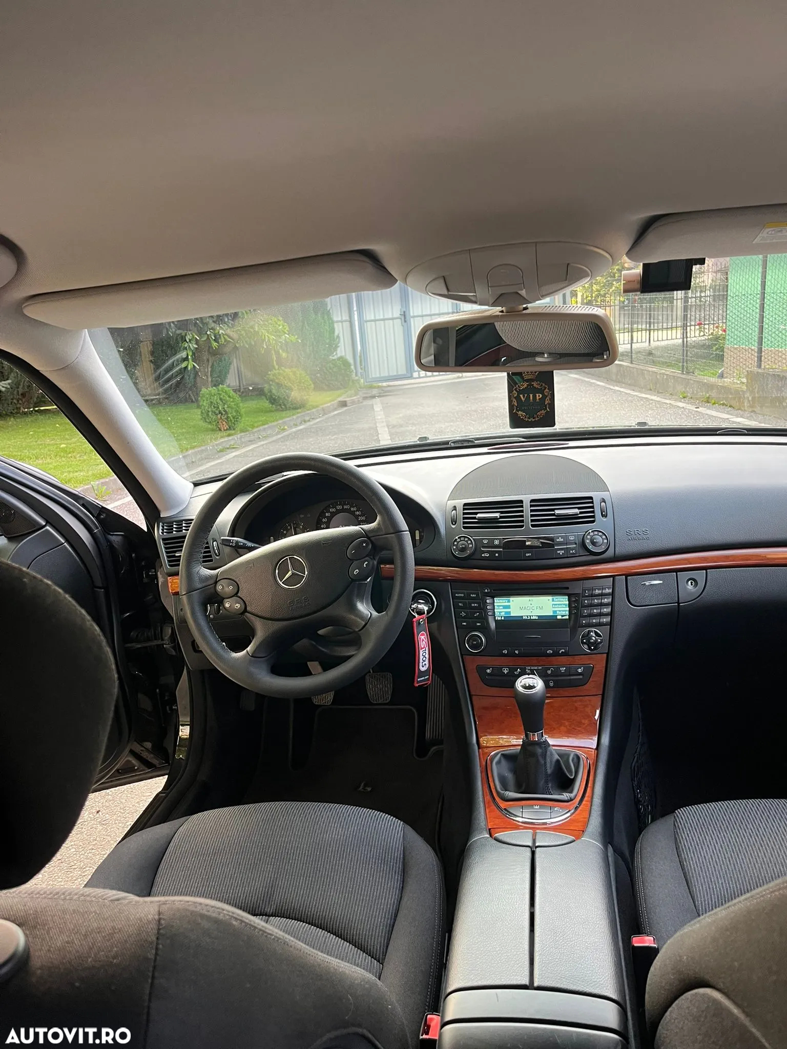 Mercedes-Benz E 220 CDI - 10