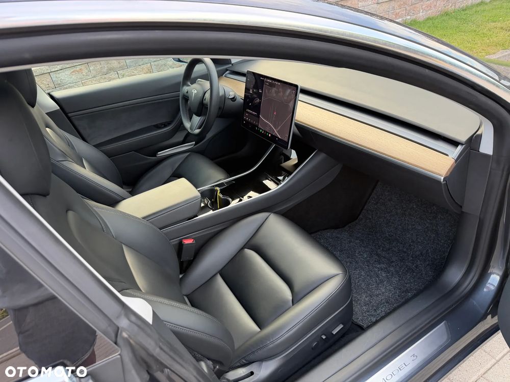 Tesla Model 3 Standard Reichweite Plus Hinterradantrieb - 11