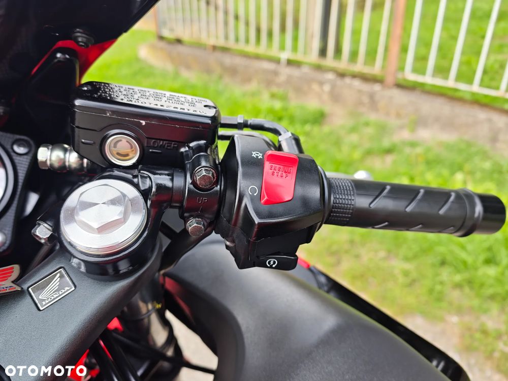 Honda CBR - 17