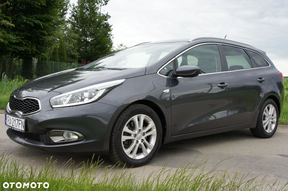 Kia Ceed - 10