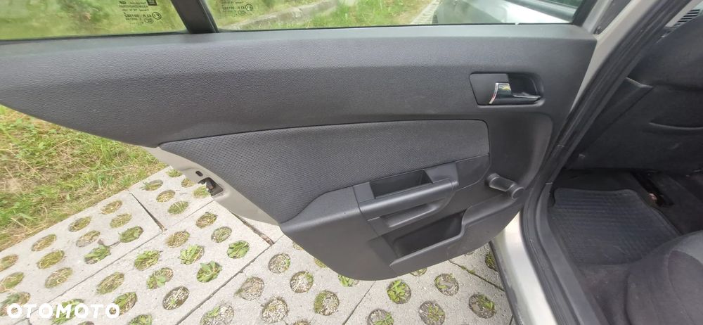 Opel Astra 1.9 CDTI - 13