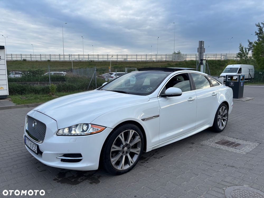 Jaguar XJ 3.0 T AWD R-Sport - 8