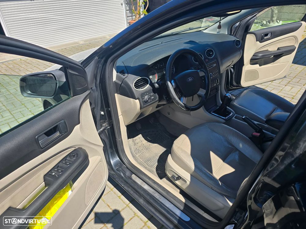 Ford Focus 1.6 TDCi Ghia - 9