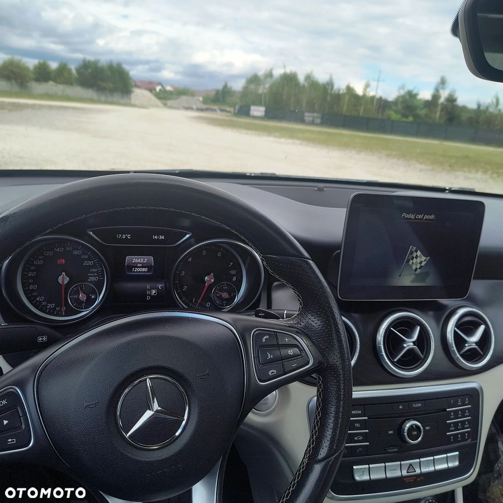 Mercedes-Benz CLA 250 7G-DCT - 7