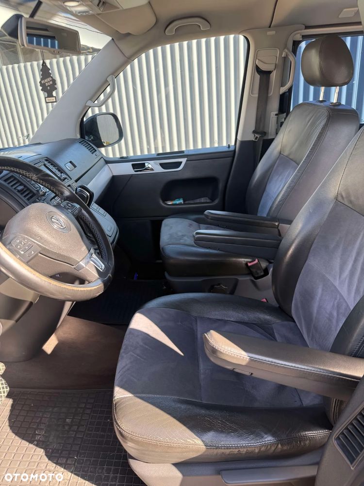 Volkswagen Multivan - 17