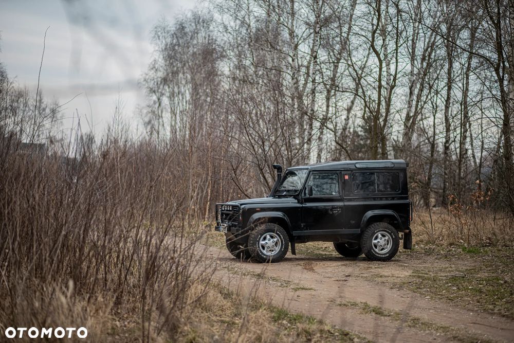 Land Rover Defender - 4