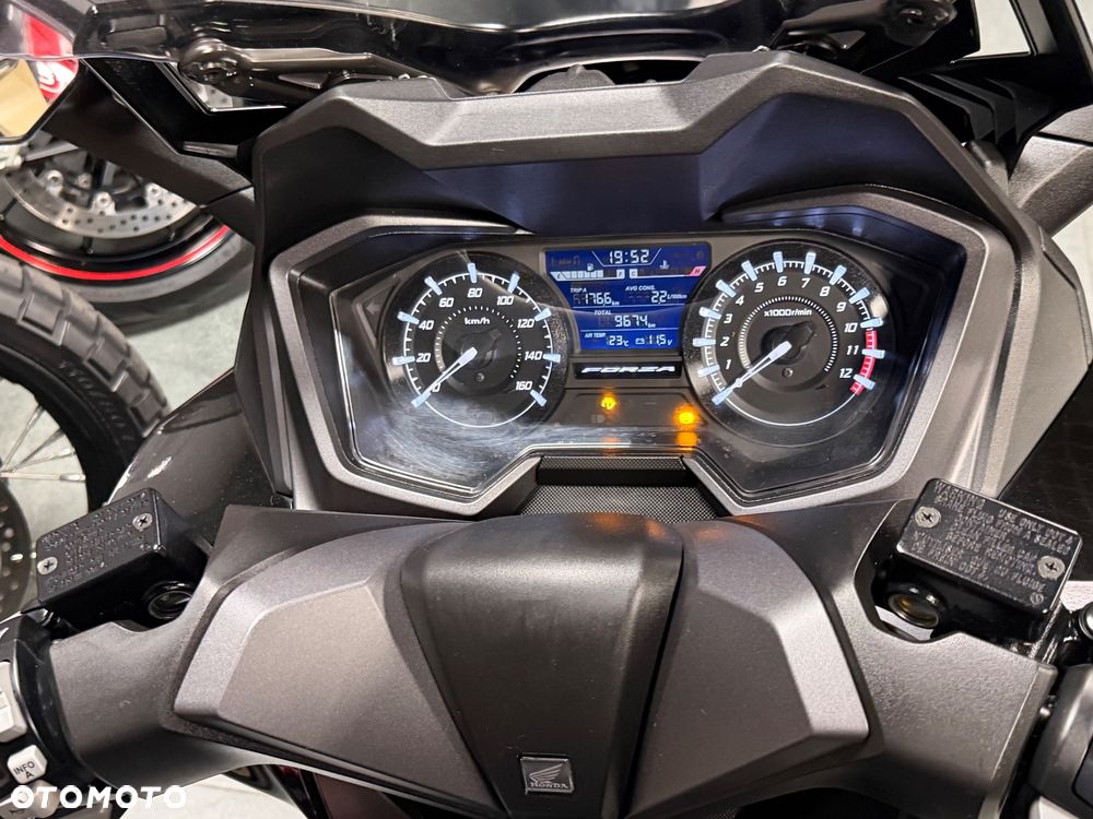 Honda NSS - 12