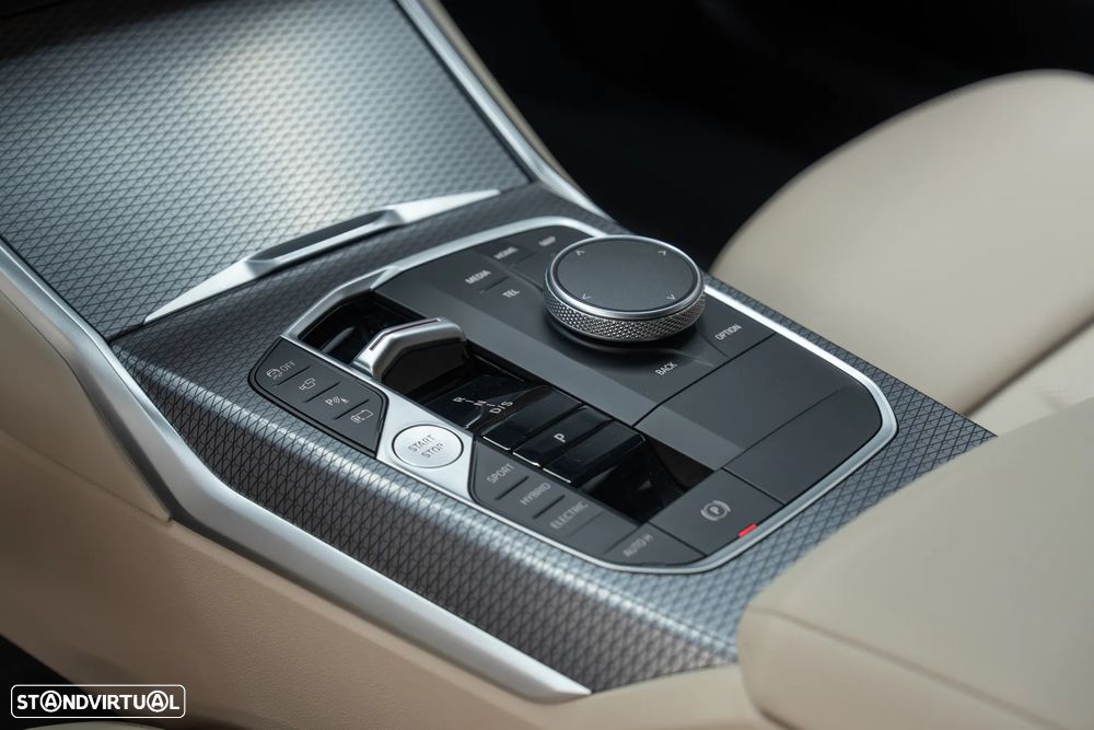 BMW 330 e Pack Desportivo M Auto - 19