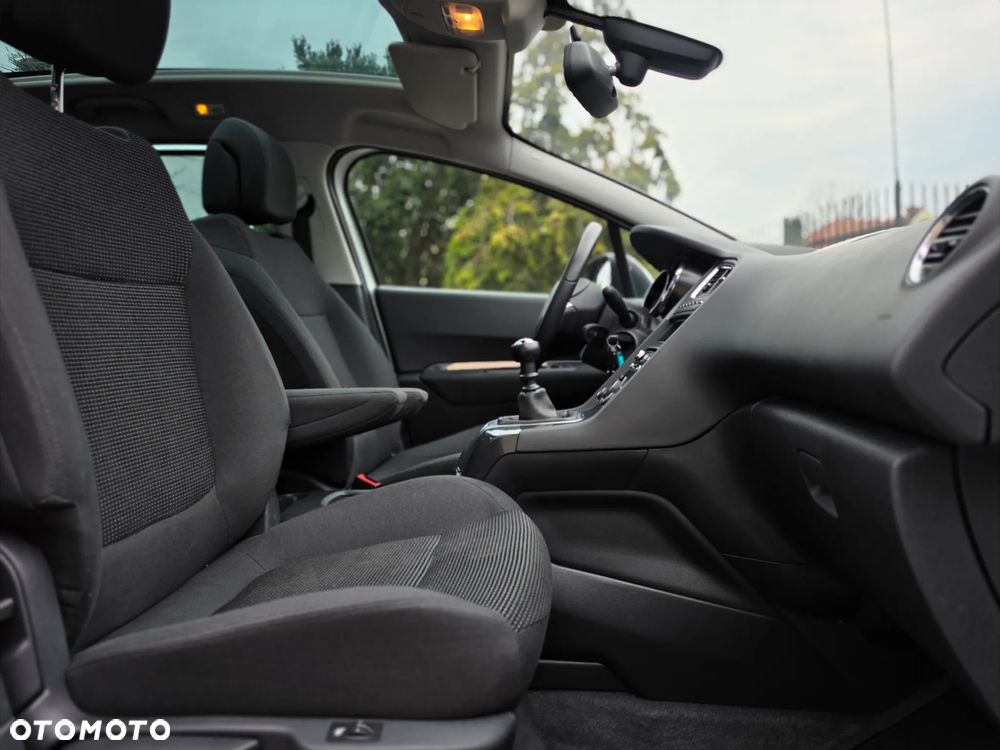 Peugeot 5008 - 17