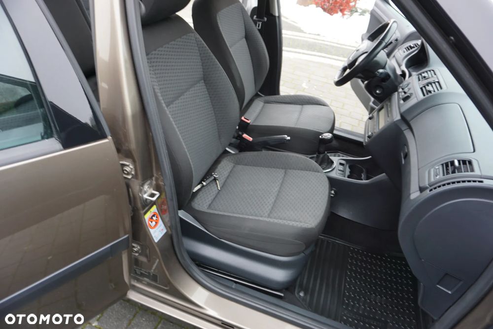 Skoda Roomster 1.4 16V Ambition - 21