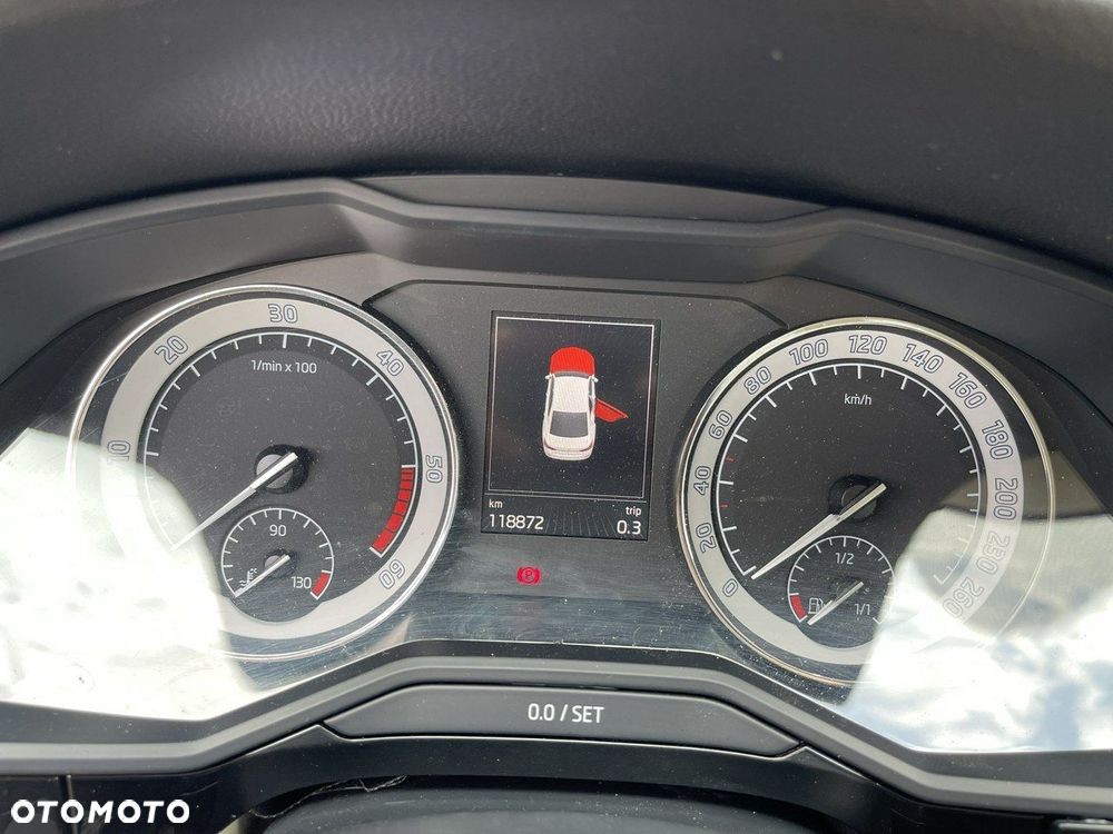 Skoda Superb 2.0 TDI L&K - 9