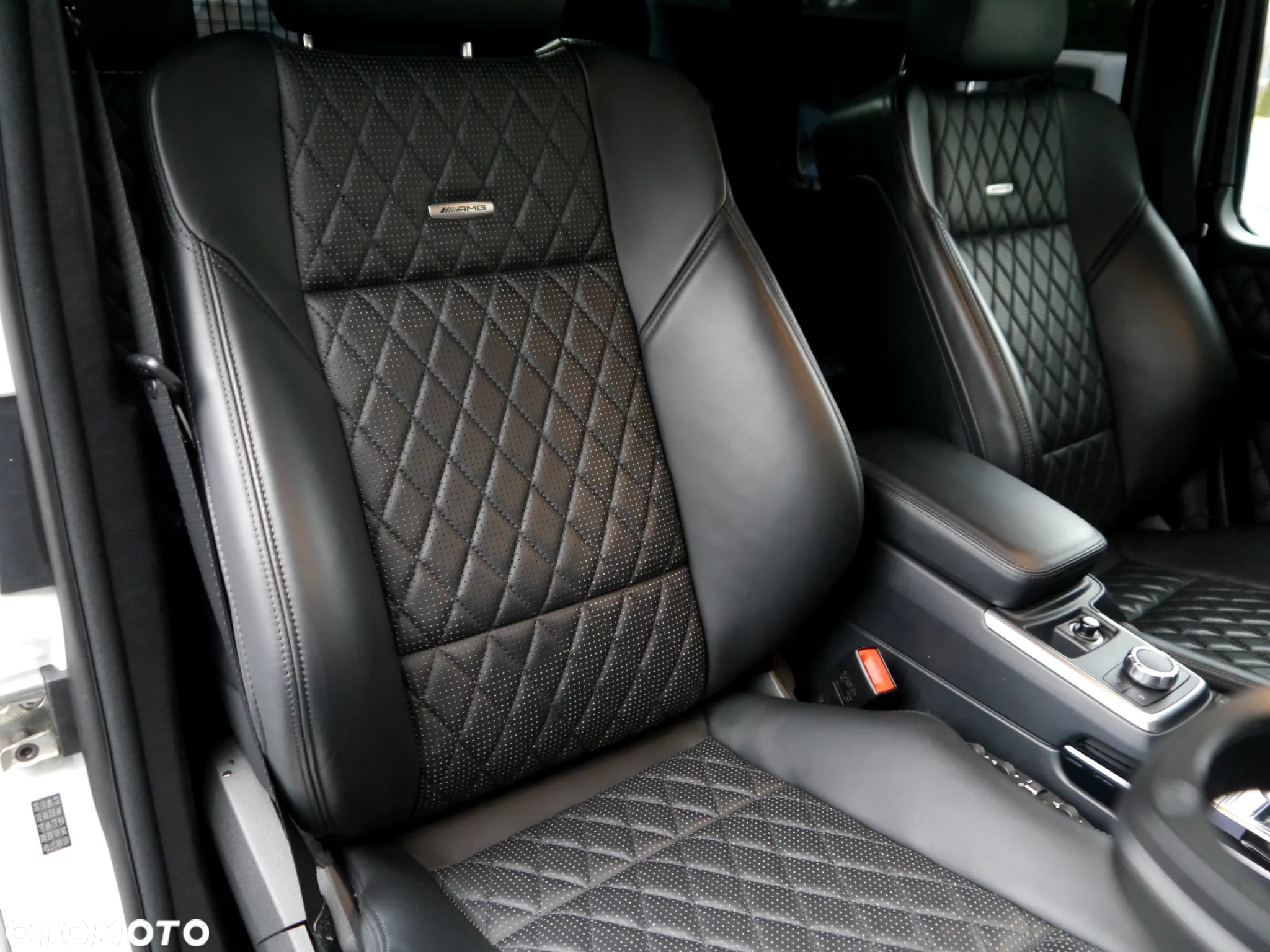 Mercedes-Benz Klasa G 63 AMG L - 36