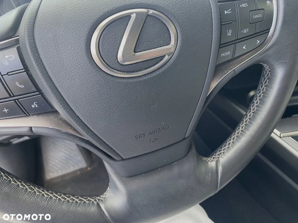 Lexus UX - 9