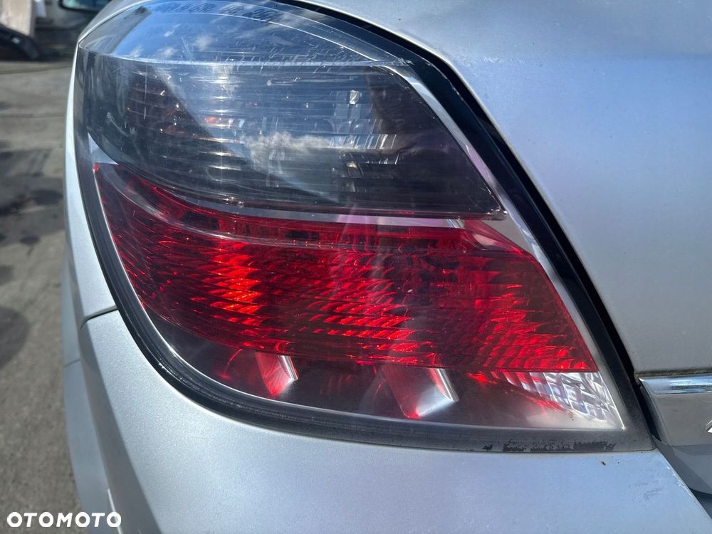 OPEL ASTRA H GTC LAMPA LEWA TYLNA LEWY TYŁ - 12