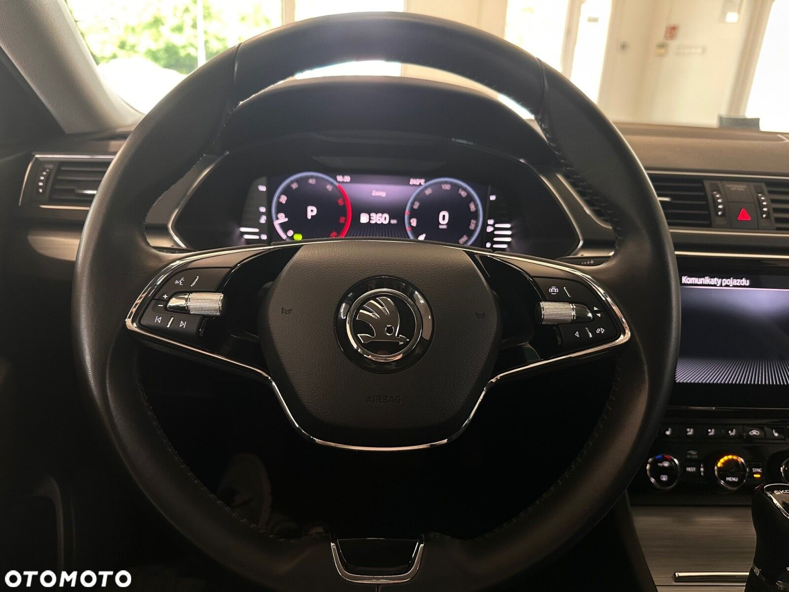 Skoda Superb 2.0 TDI SCR Ambition DSG - 14