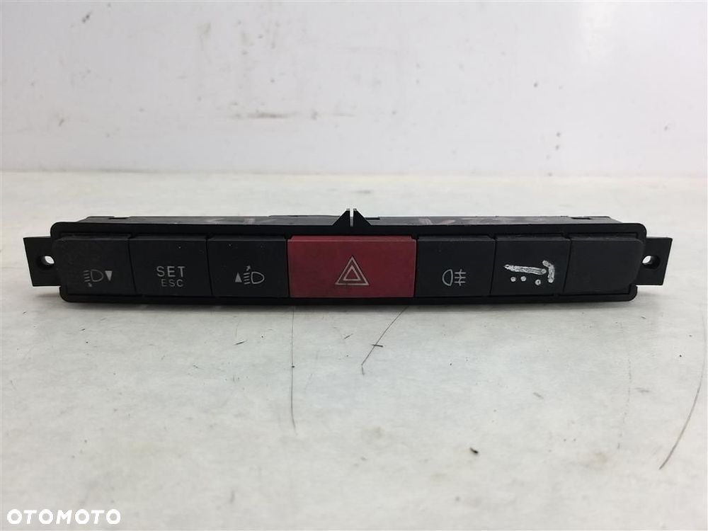 Włącznik świateł awaryjnych Fiat Doblo II 2010-2022 - 1
