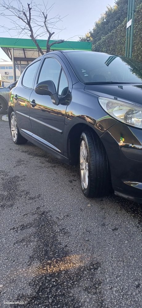 Peugeot 207 1.4 HDi Urban - 2