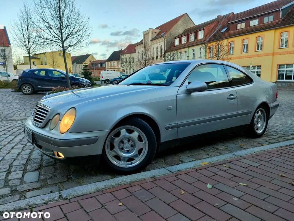 Mercedes-Benz CLK - 12