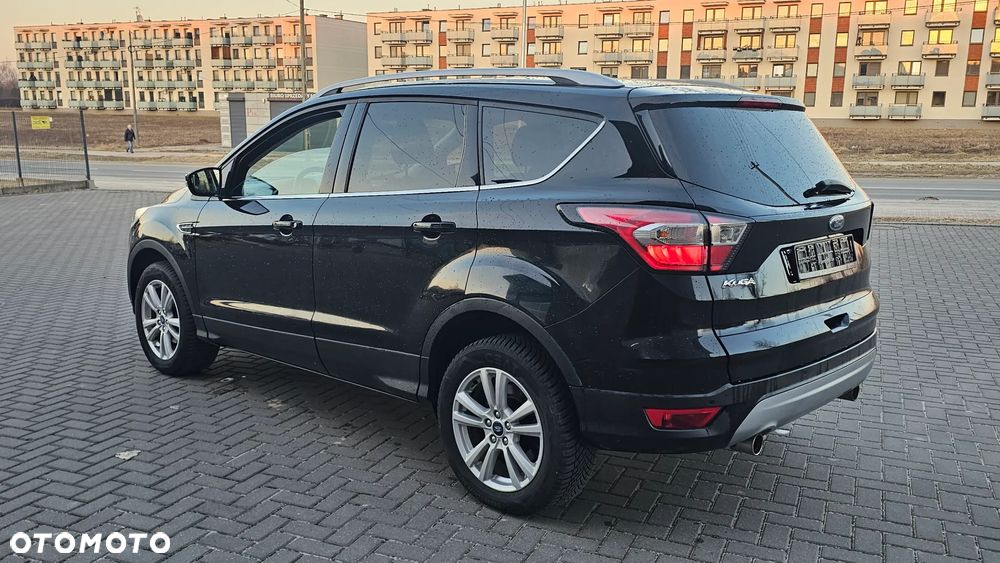 Ford Kuga - 10